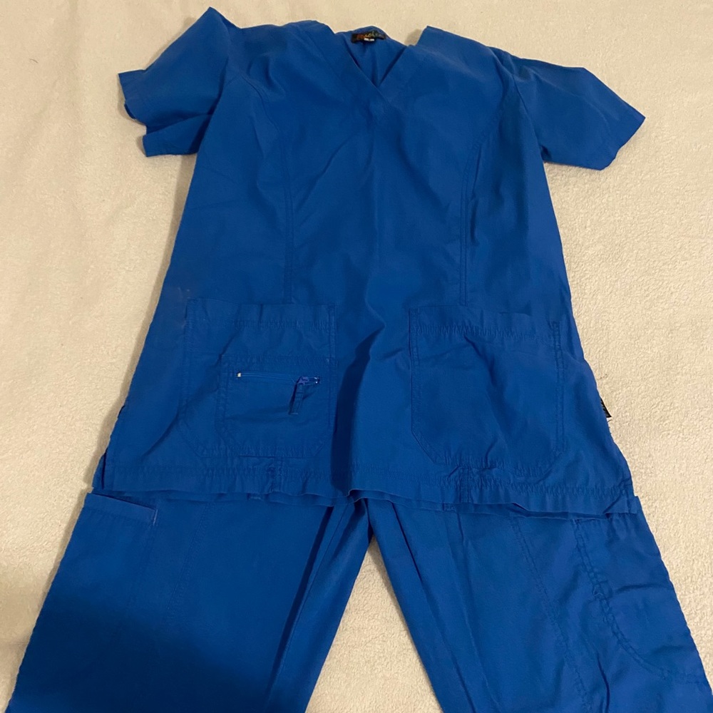 Scrub set - Picture 2 of 2